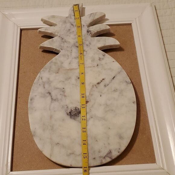 Shiraleah Pineapple marble cheeseboard cutting board - Picture 5 of 5